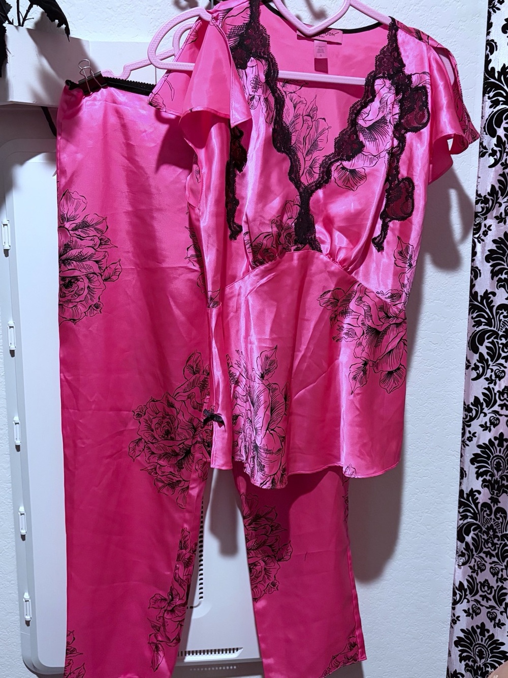 Vintage Early 2000’s Y2K Betsey Johnson pink & black pajamas - Size Small